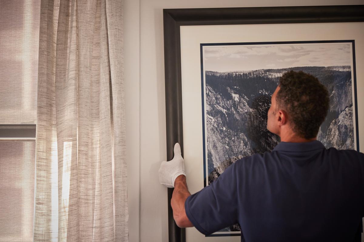 White glove furniture delivery and installation services in Dallas-Fort Worth
